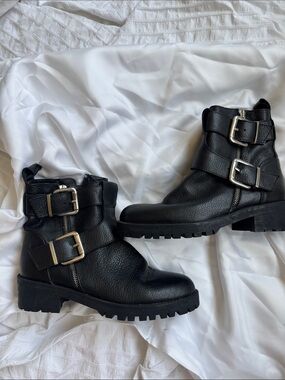 ZARA Black Women's Buckle Motorcycle Ankle Boots